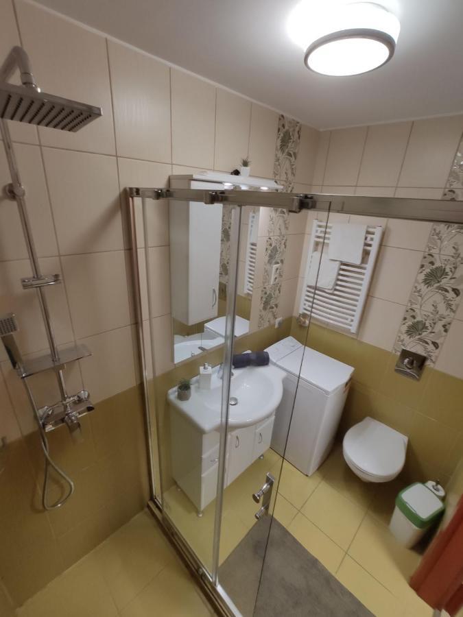 Holiday Apartman Sarvar Bagian luar foto